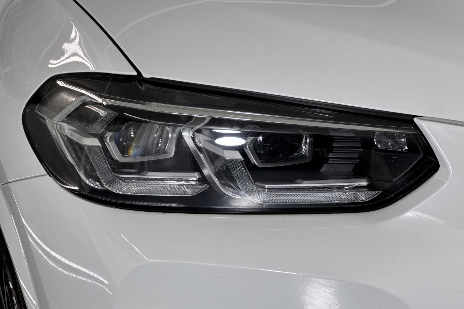 Used 2024 BMW X3 xDrive30i w/ M Sport Package AWD/4WD image 11
