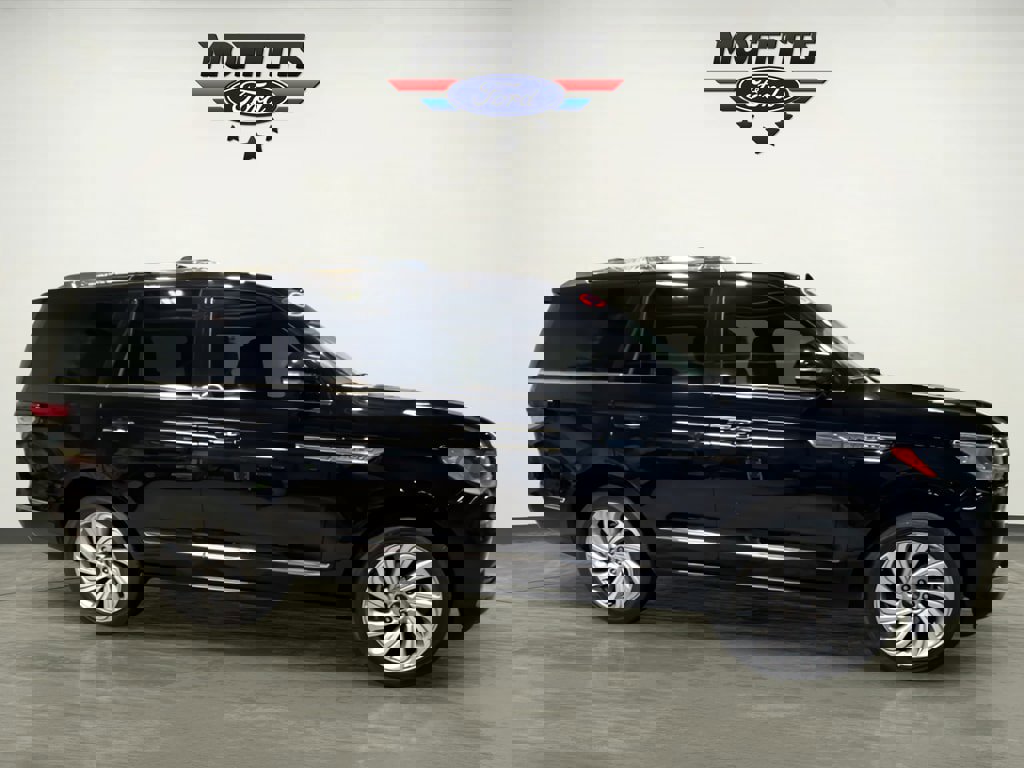 Used 2024 Lincoln Navigator Reserve image 6