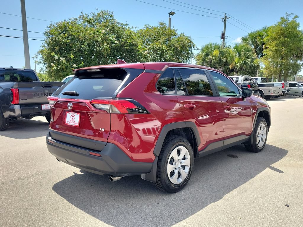 Used 2024 Toyota RAV4 LE FWD image 4