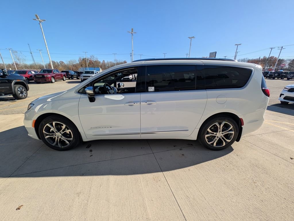 New 2026 Chrysler Pacifica Pinnacle w/ Trailer Tow Group image 7