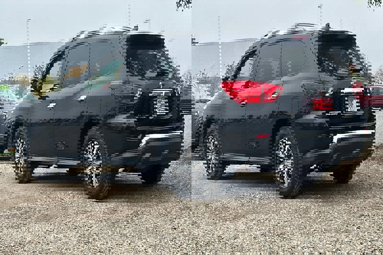 Used 2019 Nissan Pathfinder S image 7