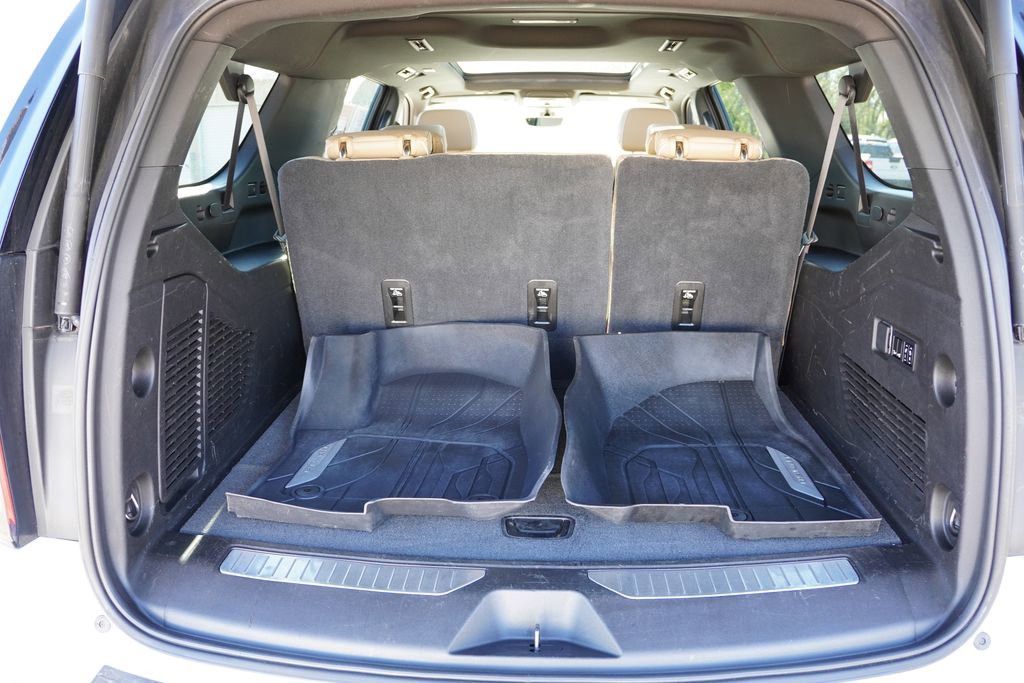 Used 2021 Chevrolet Suburban Premier w/ Premium Package AWD/4WD image 23