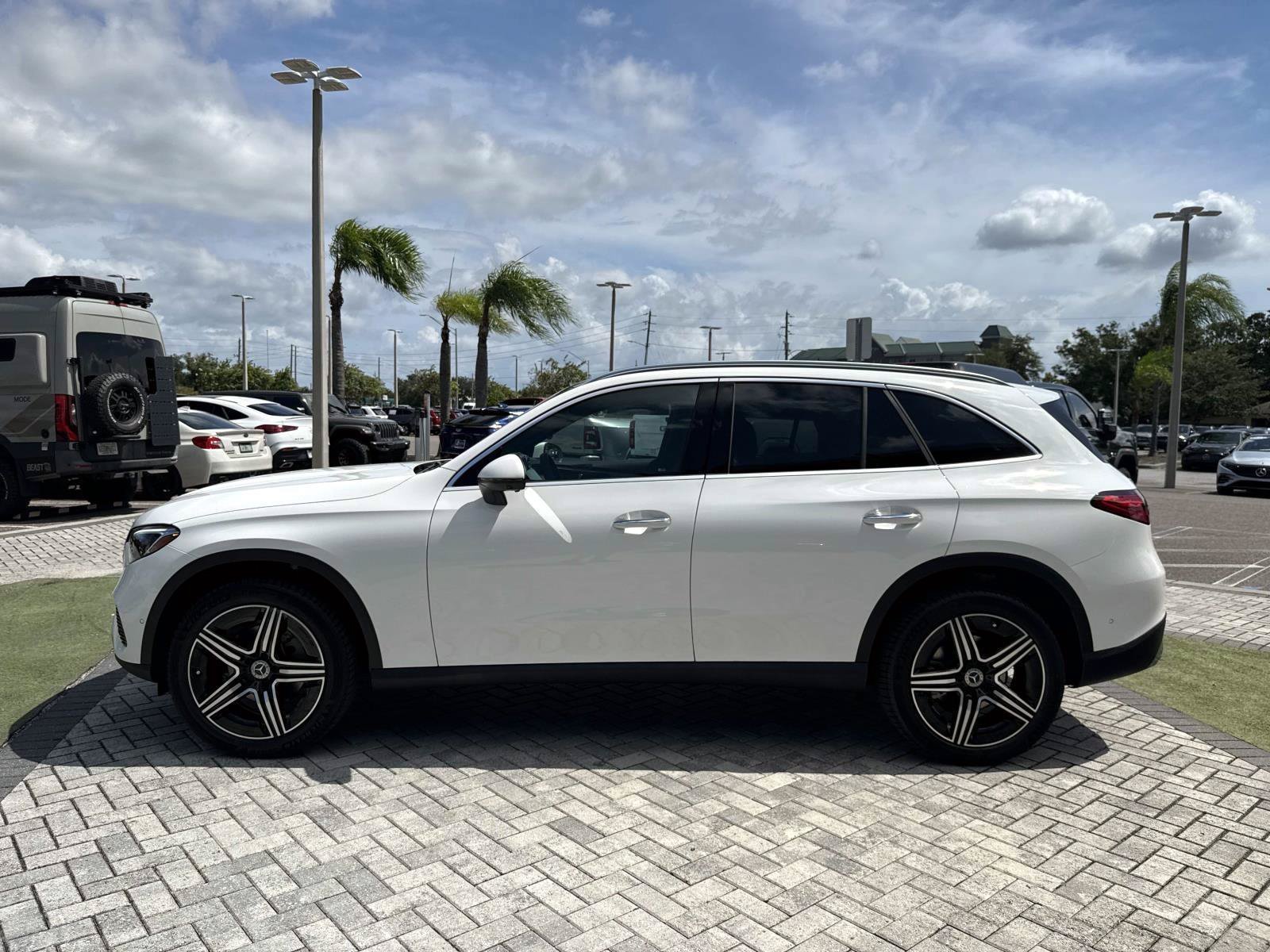 New 2027 Mercedes-Benz GLC 300 image 3