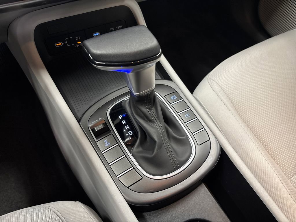 Certified 2025 Hyundai Kona SEL image 35