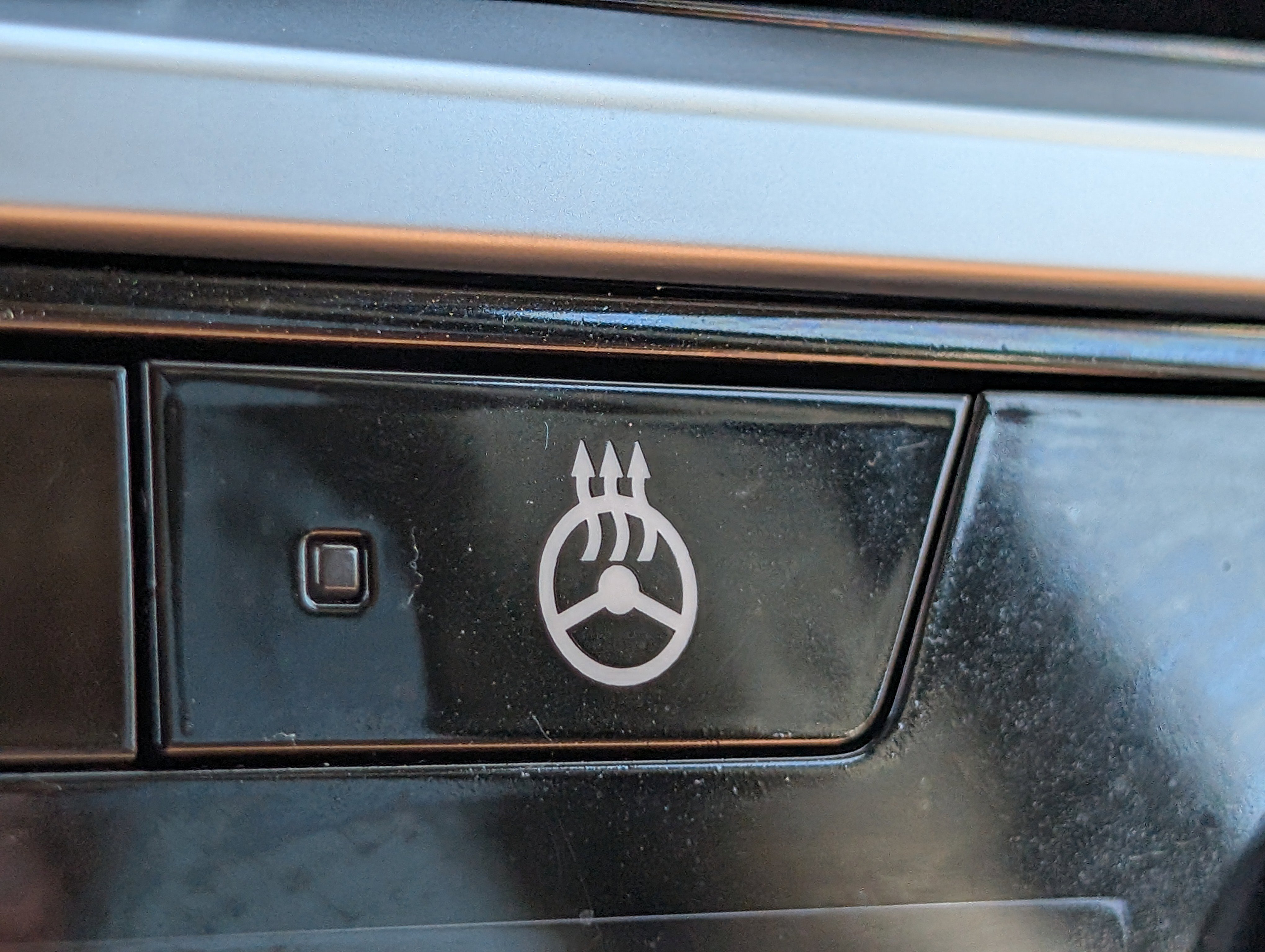 Used 2025 Nissan Pathfinder Platinum image 31