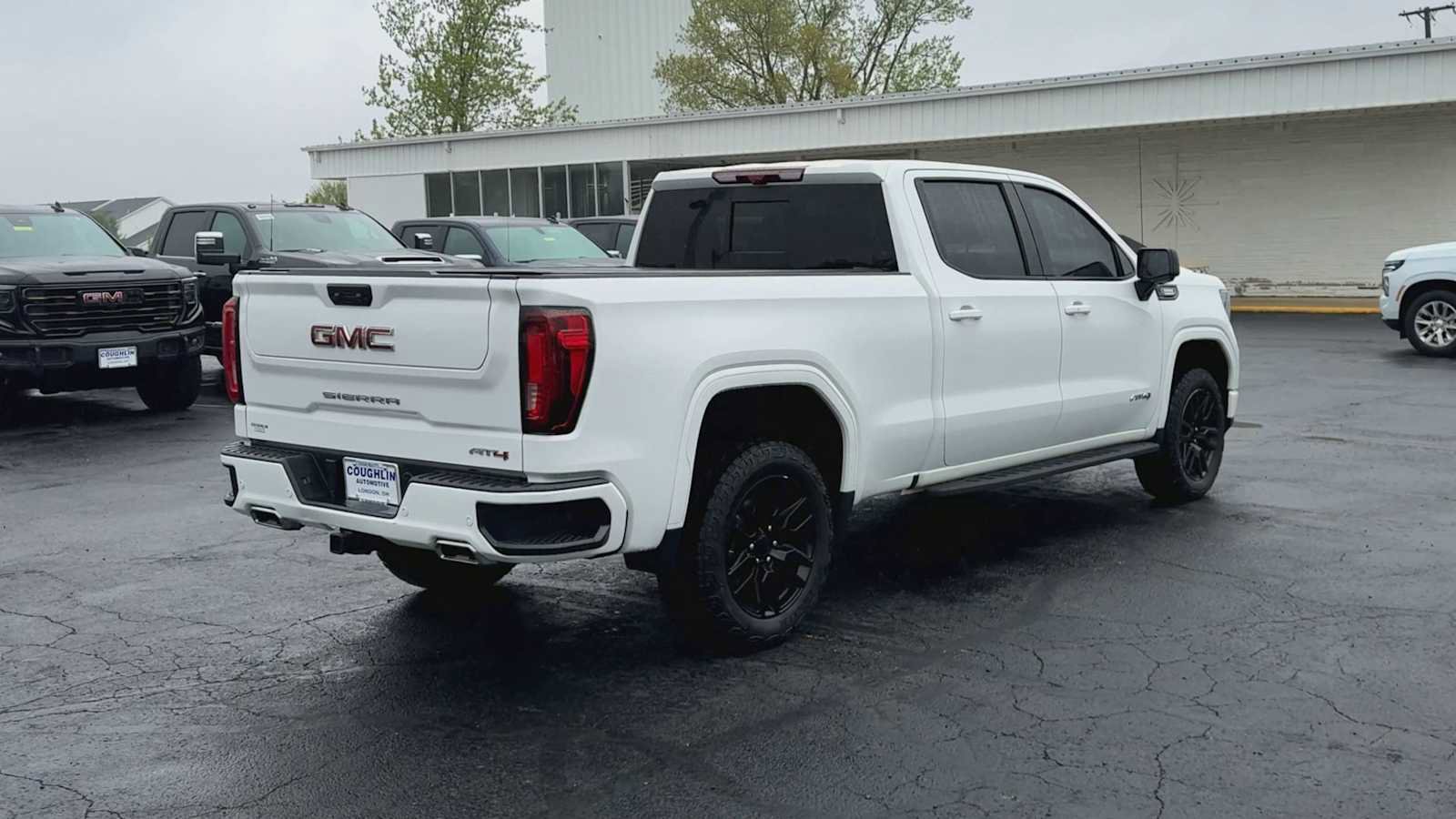 Used 2024 GMC Sierra 1500 AT4 w/ Technology Package AWD/4WD image 8