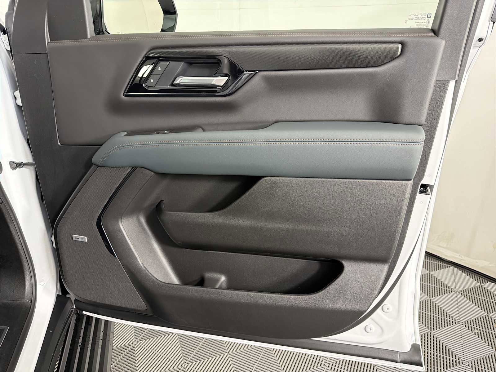 New 2026 GMC Yukon XL AT4 image 13