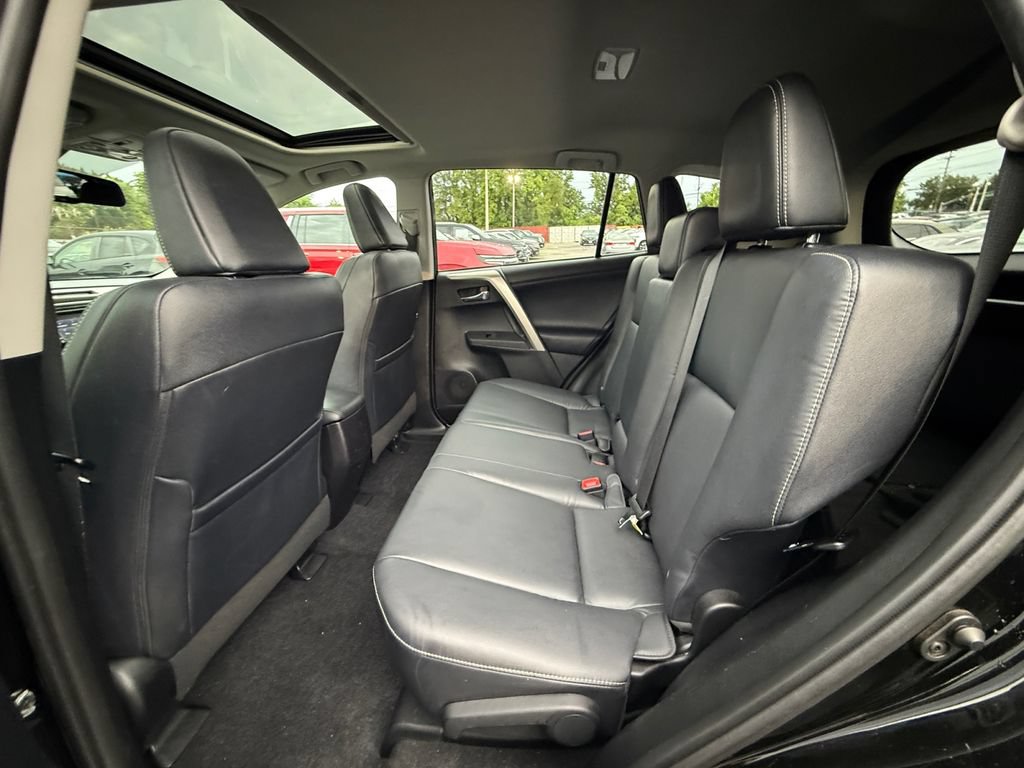 Used 2015 Toyota RAV4 Limited AWD/4WD image 23
