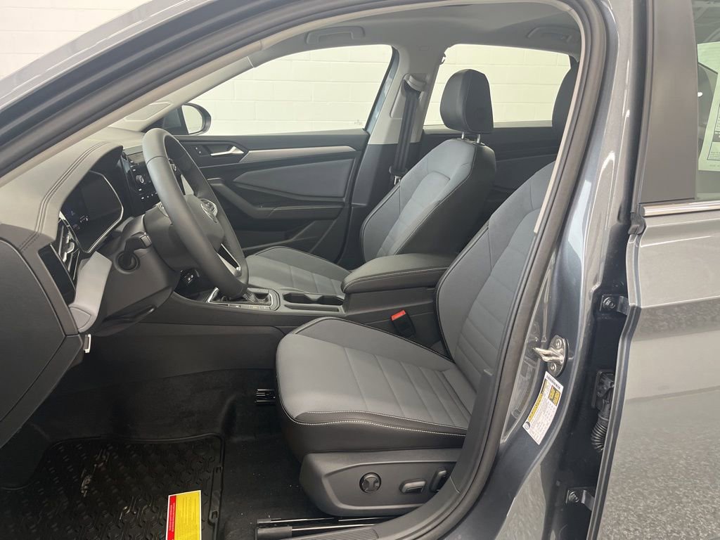 New 2026 Volkswagen Jetta SE image 13