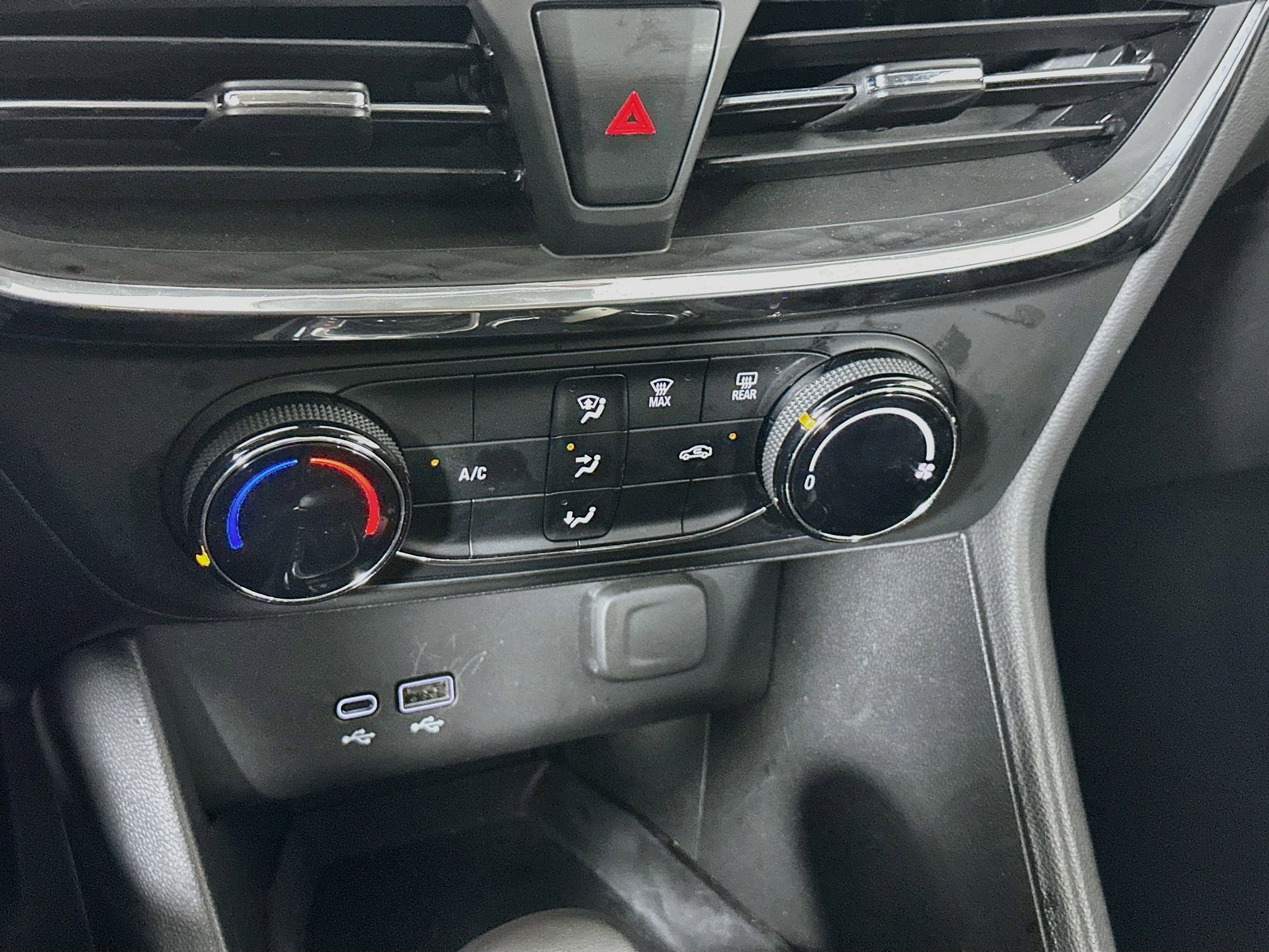 Used 2025 Buick Encore GX Preferred FWD image 23