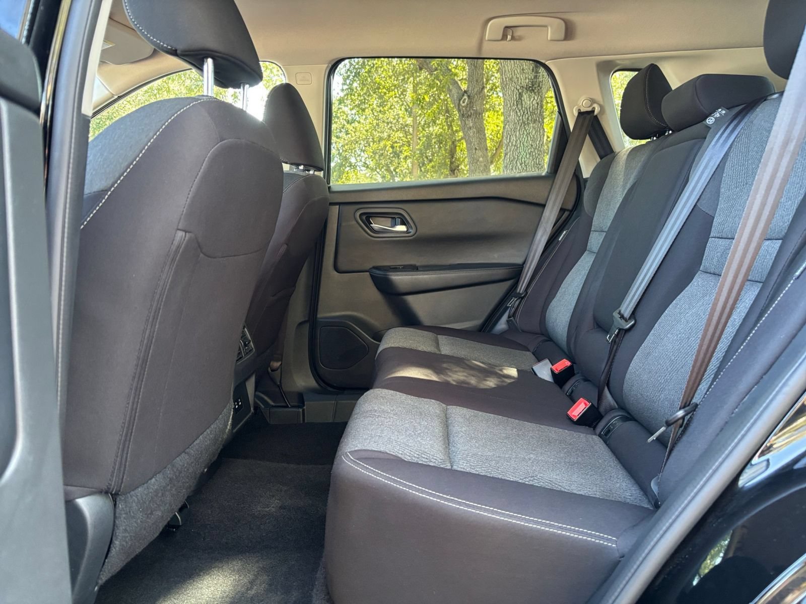Used 2025 Nissan Rogue SV AWD/4WD image 26