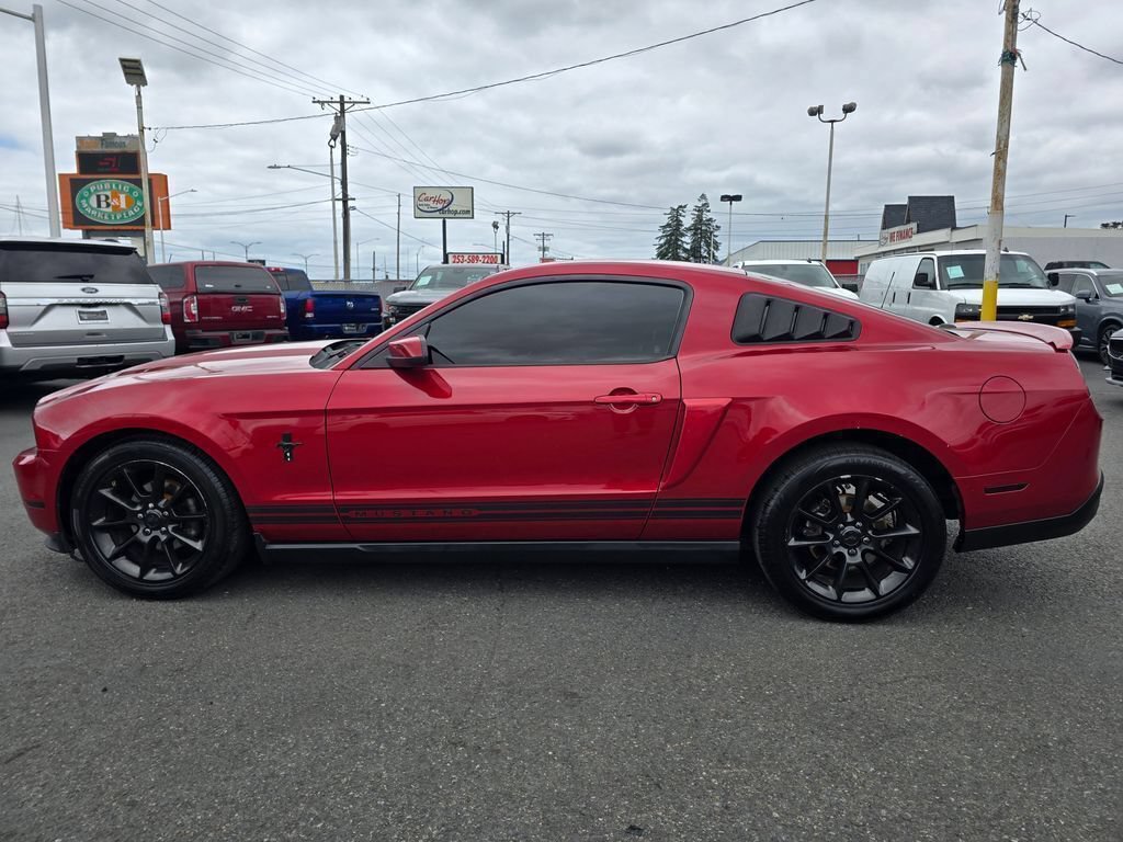 Used 2010 Ford Mustang Coupe RWD image 9