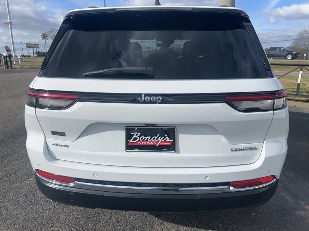 Used 2023 Jeep Grand Cherokee Limited image 14