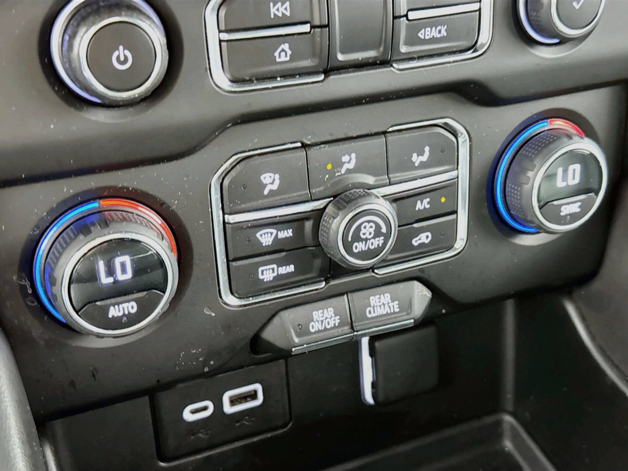 Used 2023 Chevrolet Suburban LS AWD/4WD image 16