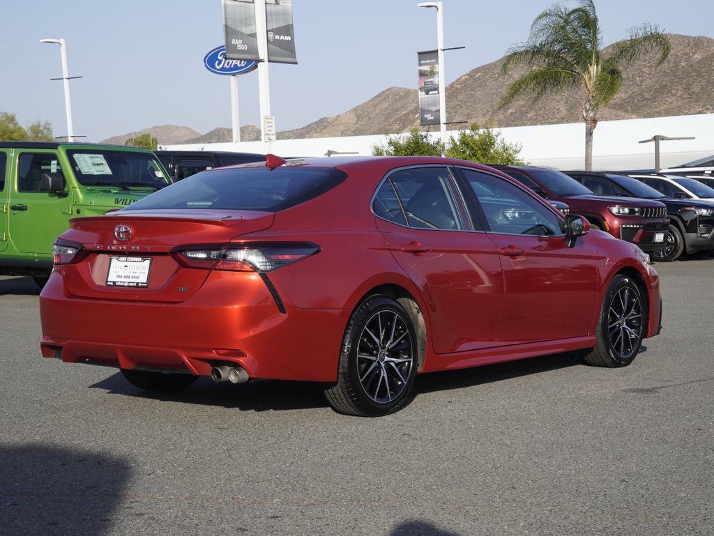 Used 2023 Toyota Camry SE FWD image 4