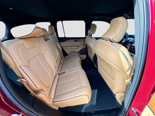 Used 2024 Jeep Grand Cherokee Summit image 12