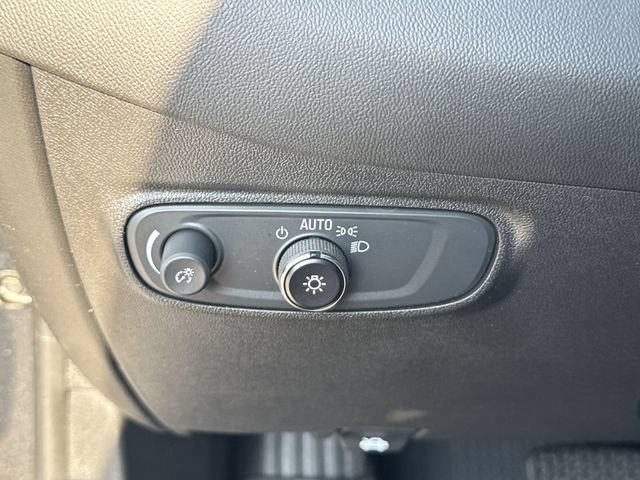 Used 2023 Chevrolet Equinox LT w/ LPO, Floor Liner Package FWD image 33