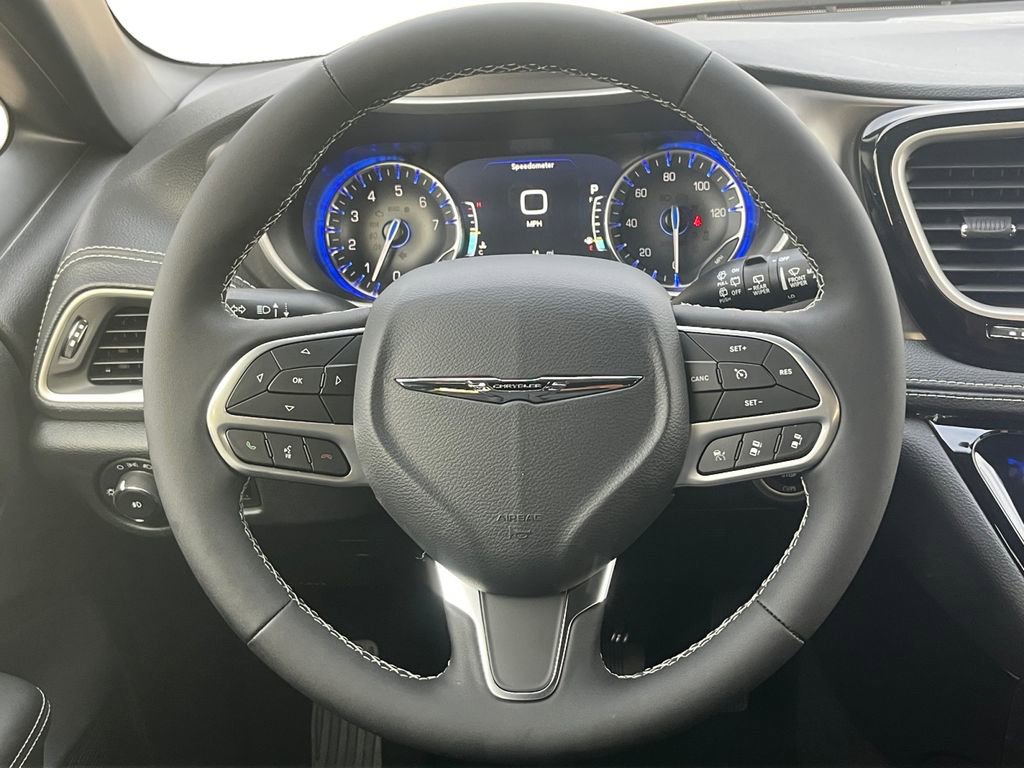 New 2026 Chrysler Pacifica Select image 21