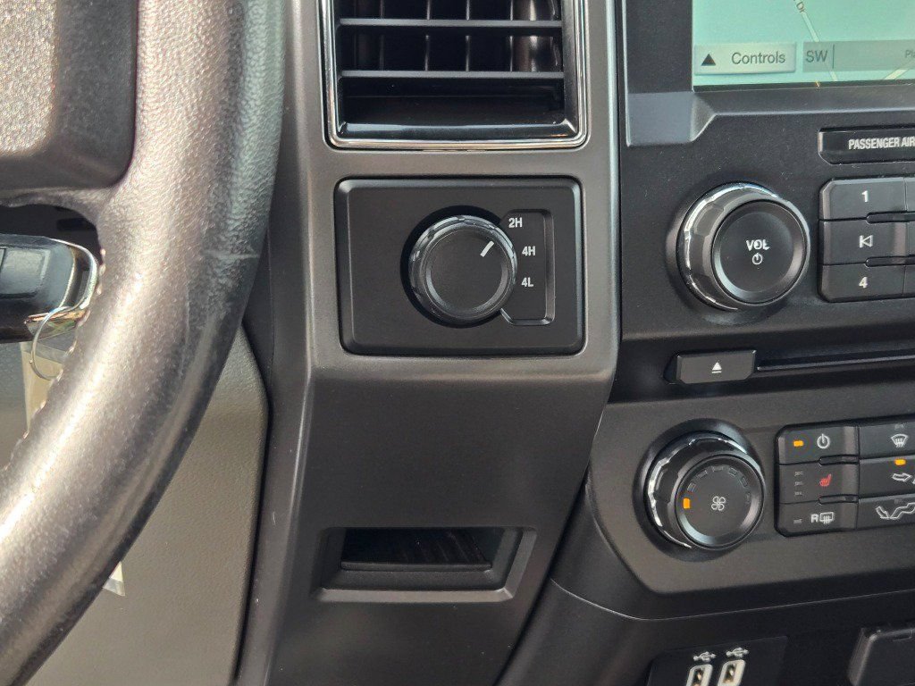 Used 2018 Ford F150 XLT w/ Equipment Group 302A Luxury AWD/4WD image 30
