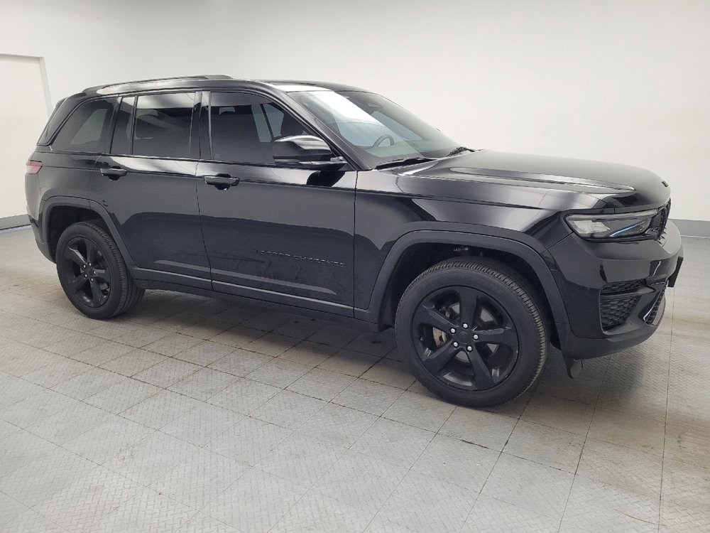 Used 2023 Jeep Grand Cherokee Altitude AWD/4WD image 11