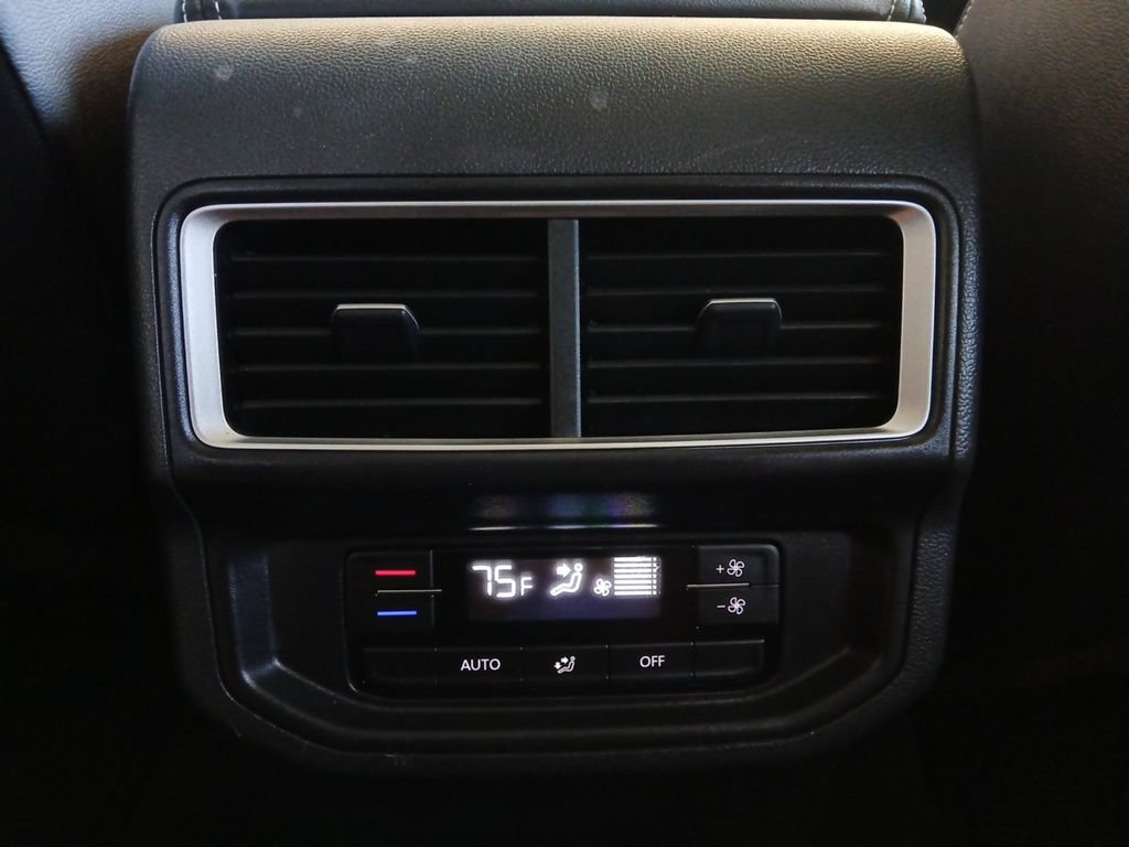 Used 2025 Volkswagen Atlas SE FWD image 16