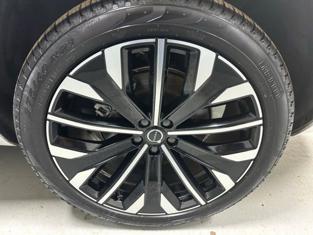 Used 2025 Volvo XC90 B5 Plus image 6
