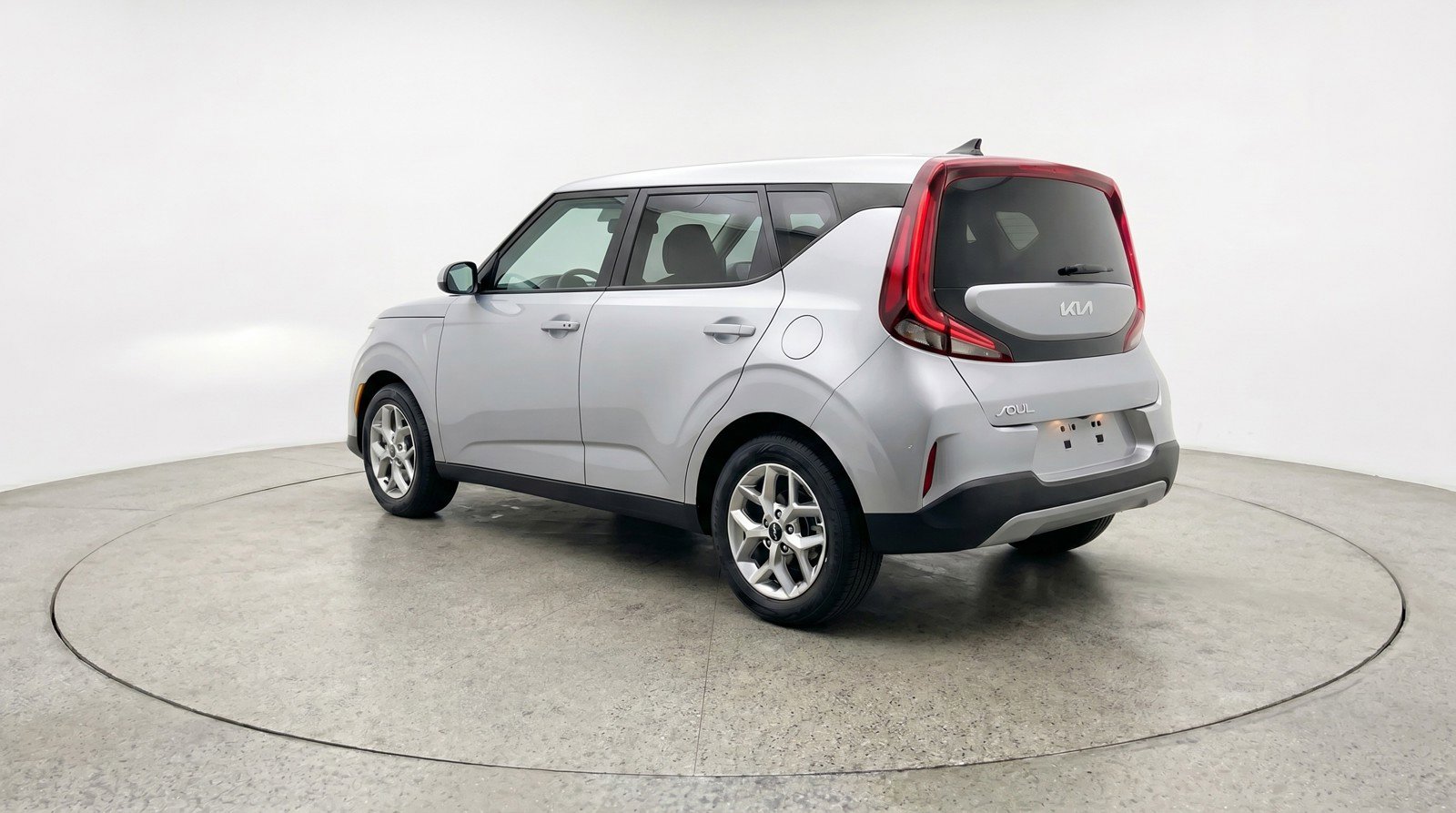 Used 2025 Kia Soul LX w/ LX Technology Package FWD image 6
