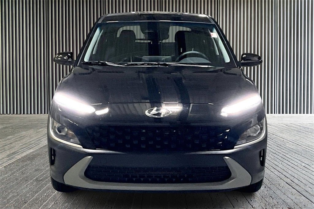 Used 2023 Hyundai Kona SE image 3