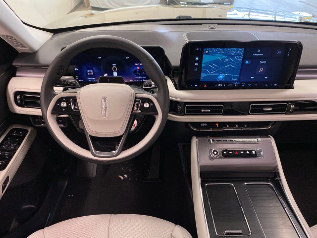 New 2026 Lincoln Aviator AWD image 19