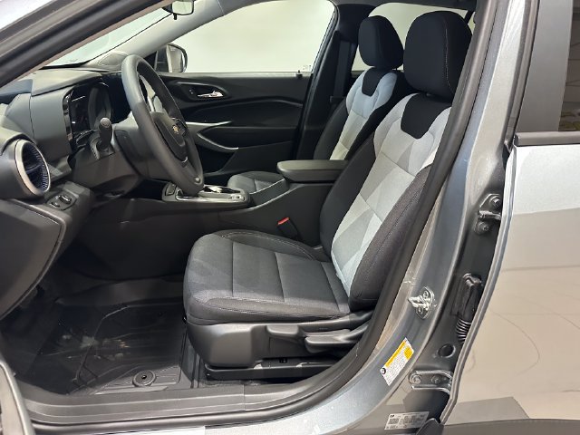 New 2026 Chevrolet Trax LS w/ Driver Confidence Package FWD image 5