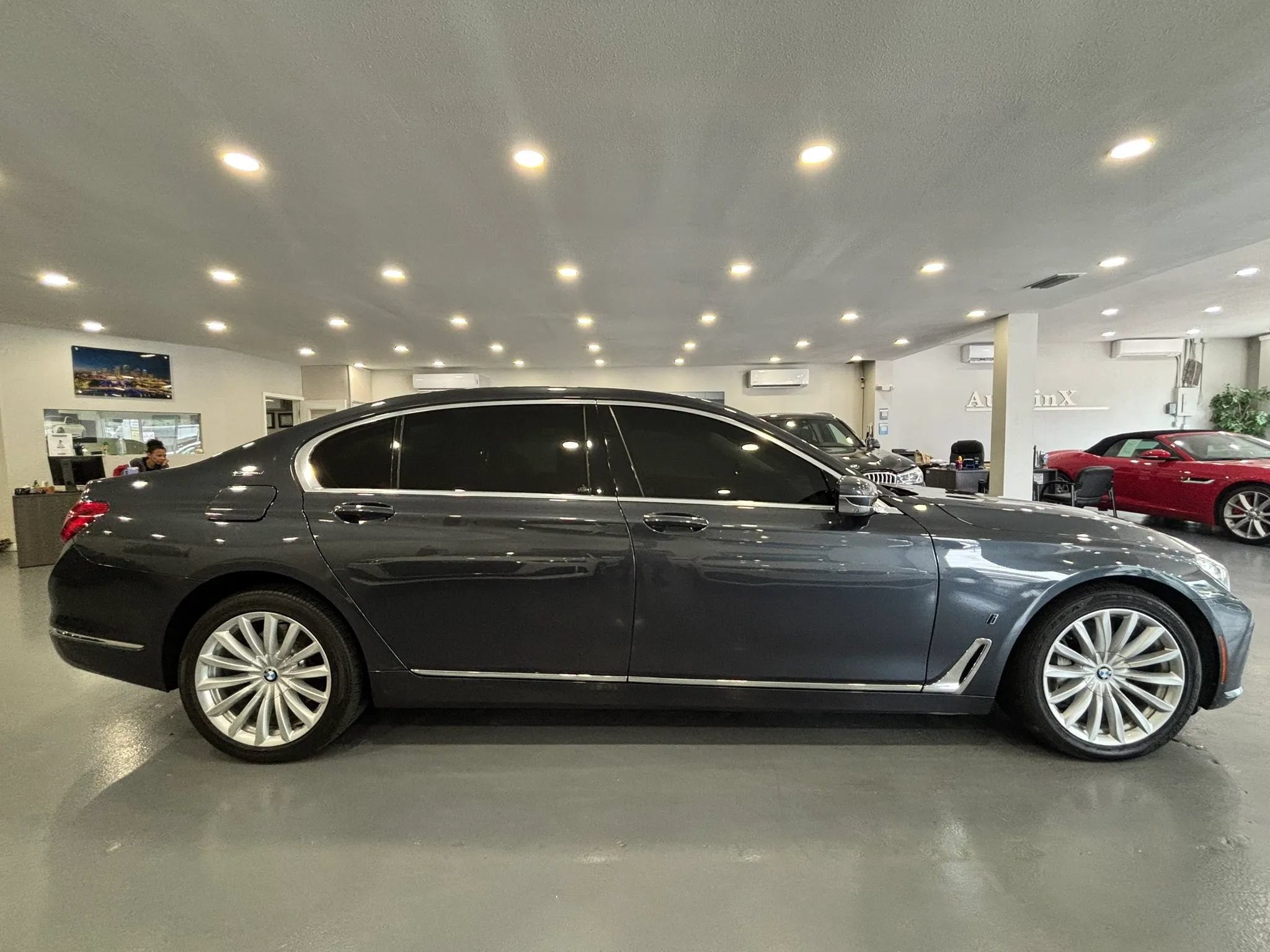 Used 2017 BMW 740e xDrive AWD/4WD image 8