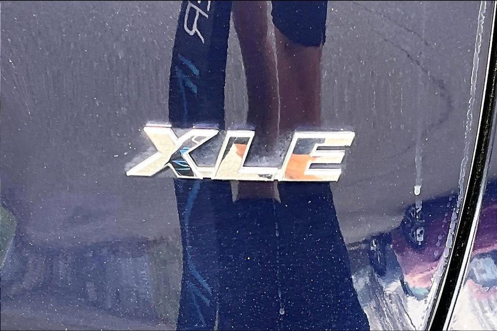 Used 2025 Toyota RAV4 XLE w/ Convenience Package image 25