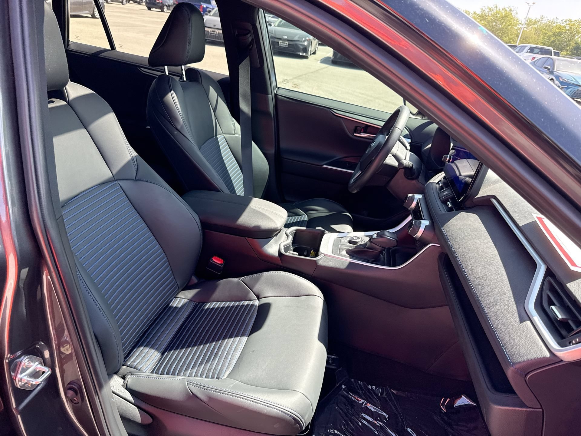 Certified 2025 Toyota RAV4 XSE AWD/4WD image 26