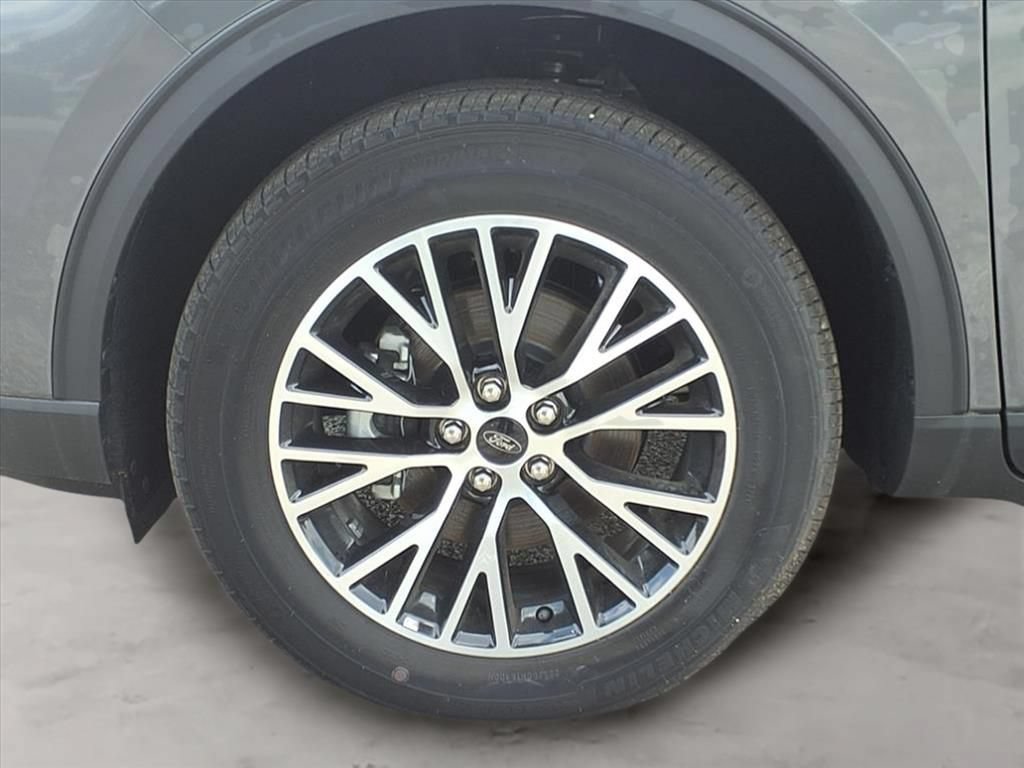 New 2024 Ford Escape SE FWD image 12