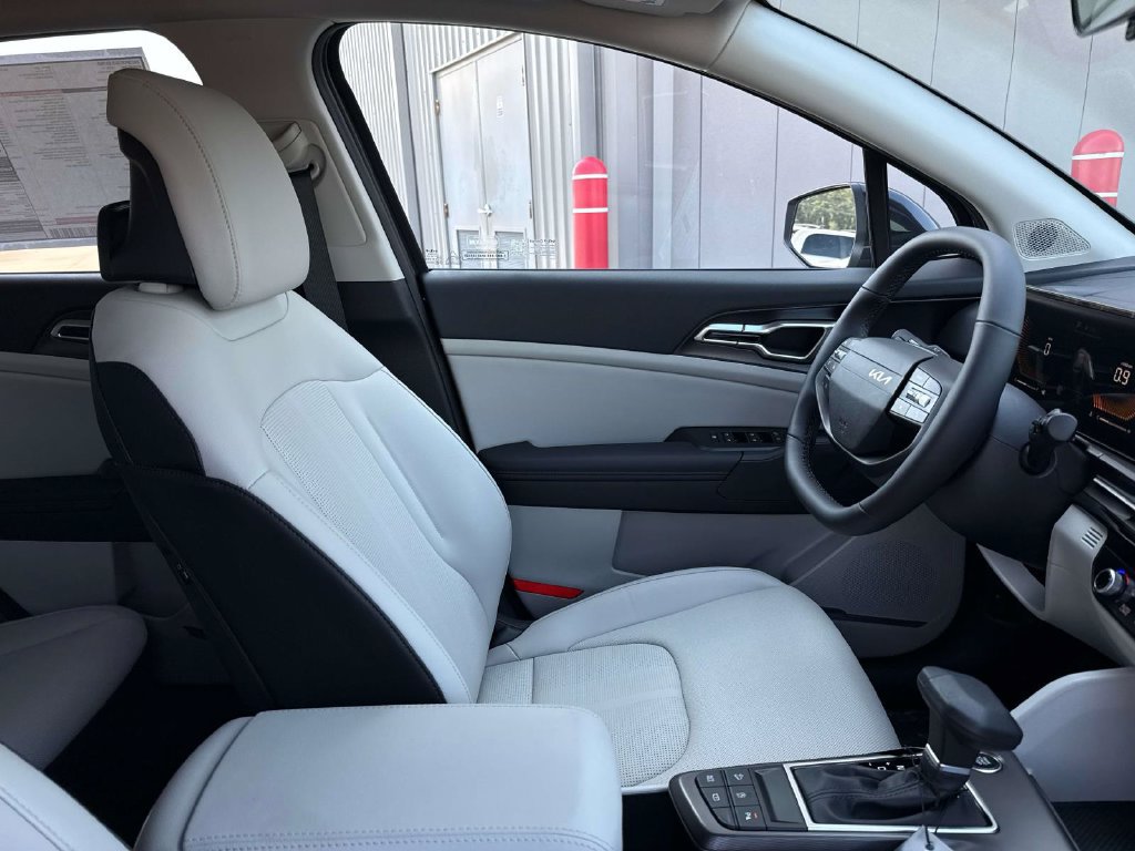 New 2027 Kia Sportage EX FWD image 12