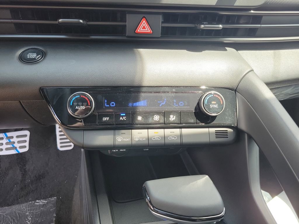 Used 2025 Hyundai Elantra Sport image 24