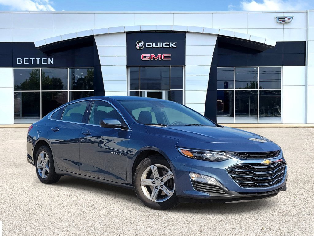 Used 2025 Chevrolet Malibu LS w/ Driver Confidence Package
