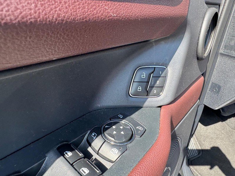 Used 2024 Ford Expedition Limited AWD/4WD image 22