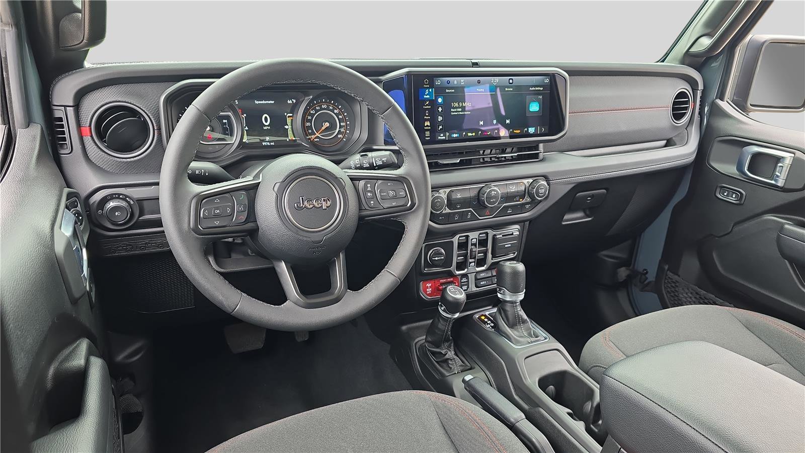 Used 2026 Jeep Wrangler Unlimited Rubicon AWD/4WD image 19