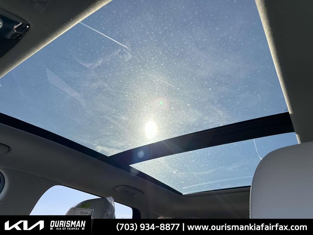 Certified 2025 Kia Sorento S w/ Panoramic Sunroof Package image 23