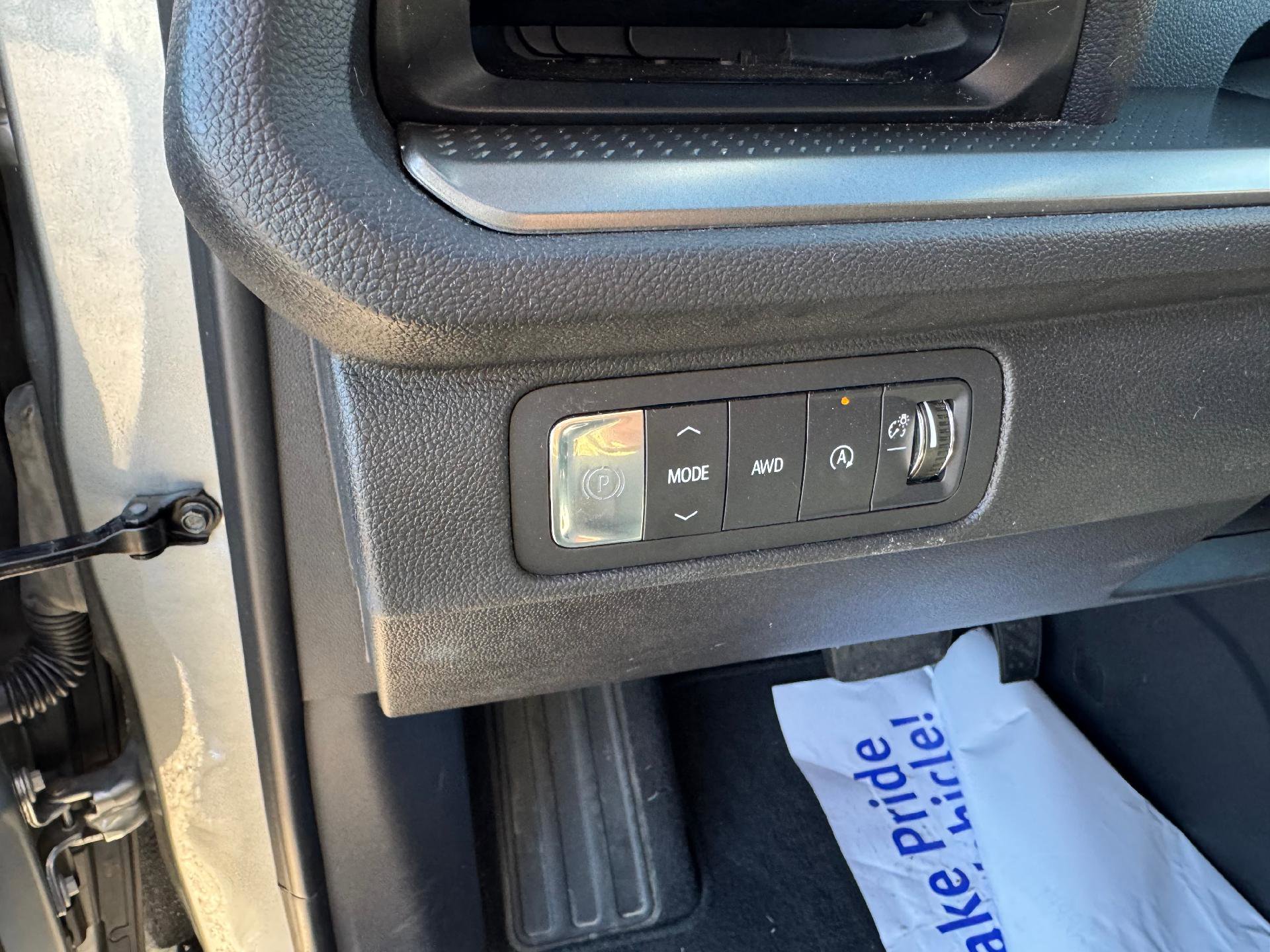 Used 2025 Chevrolet Traverse LT image 26