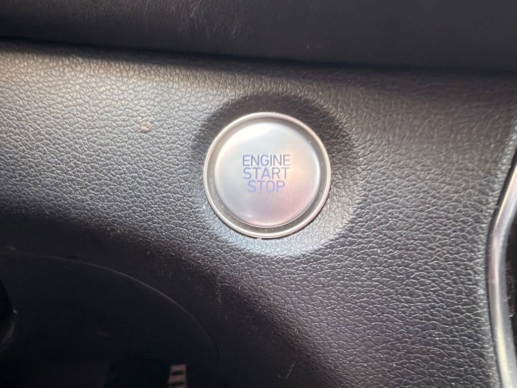 Used 2020 Hyundai Santa Fe Limited image 36