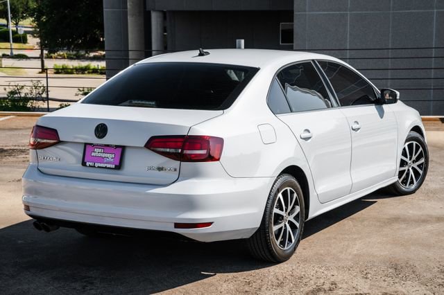 Used 2017 Volkswagen Jetta SE image 54