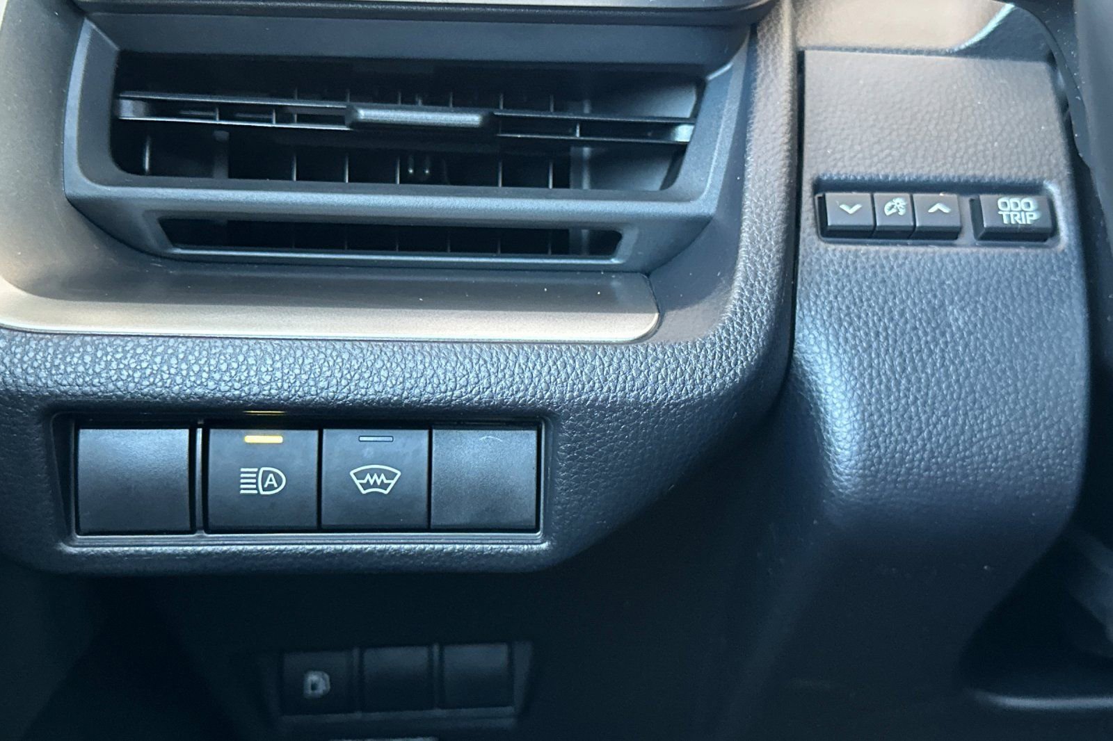 Used 2023 Toyota Prius LE image 31