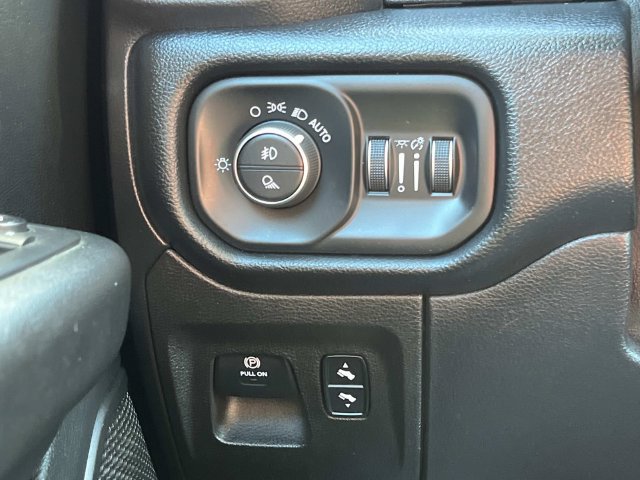 Used 2019 RAM 1500 Big Horn RWD image 36