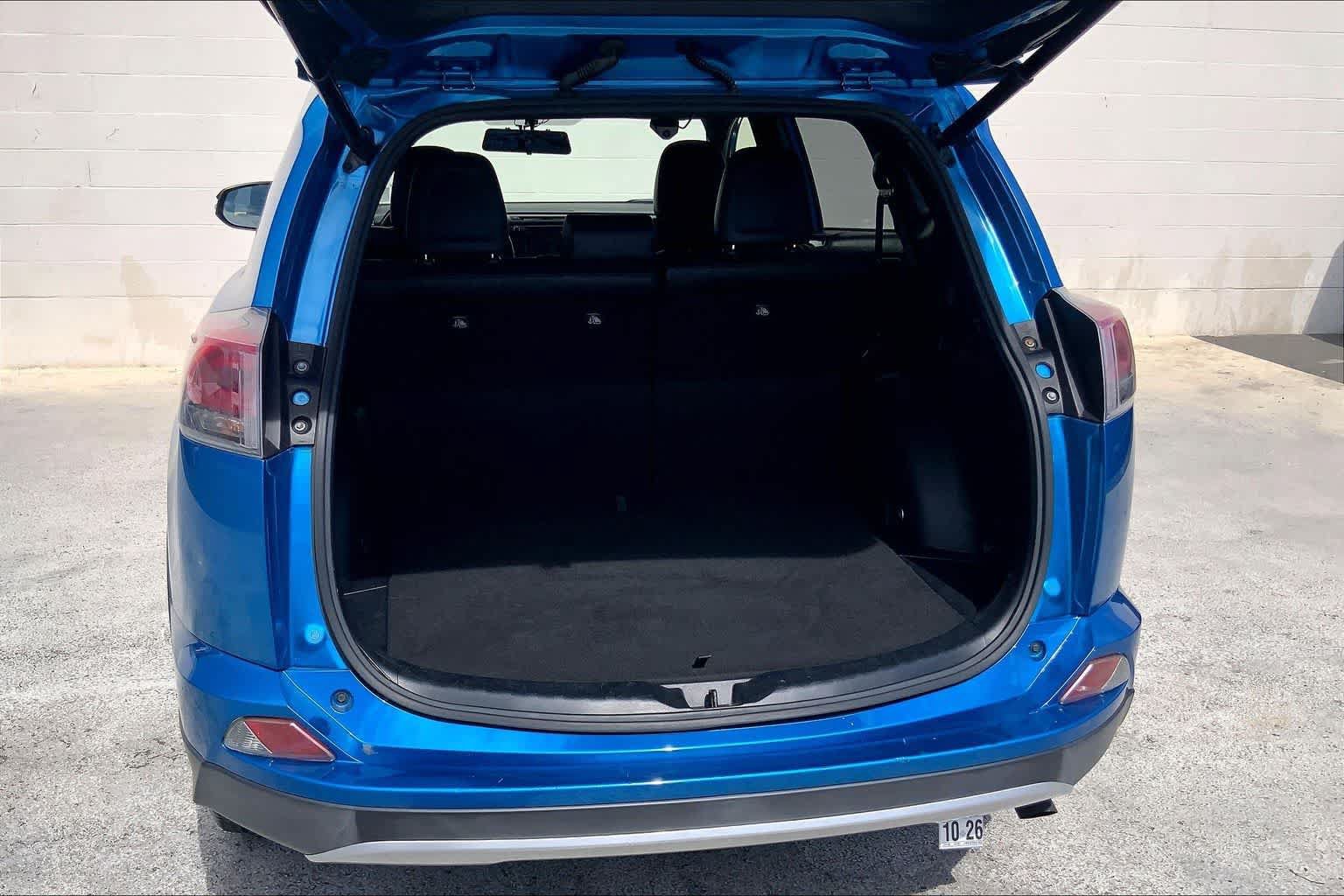 Used 2016 Toyota RAV4 SE FWD image 18
