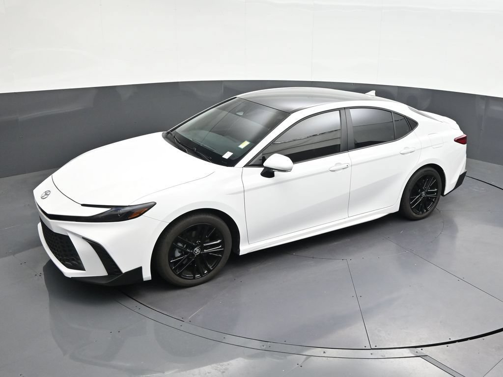 Used 2026 Toyota Camry SE FWD image 15