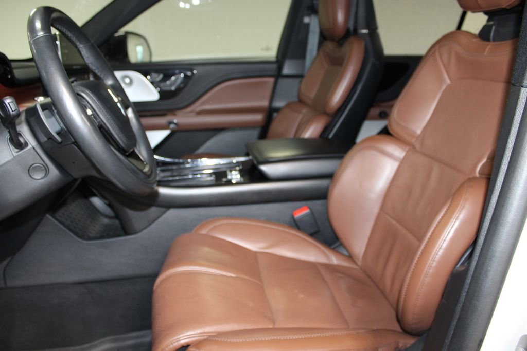 Used 2021 Lincoln Aviator Reserve w/ Equipment Group 201A AWD/4WD image 23