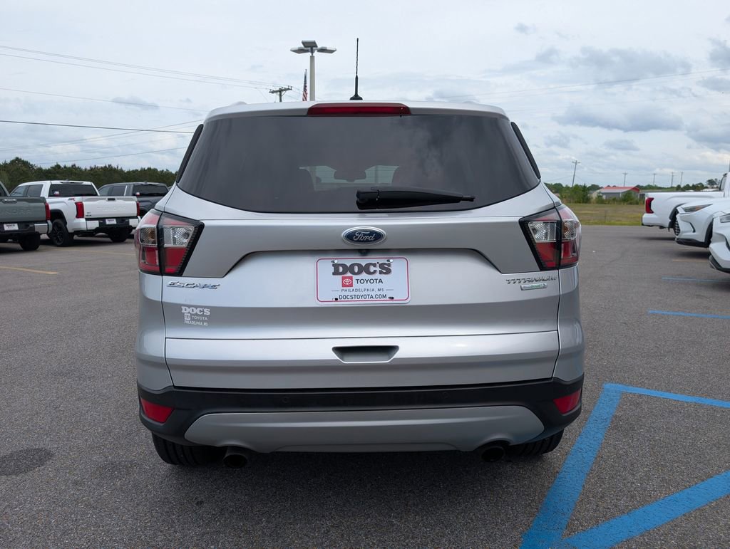 Used 2017 Ford Escape Titanium image 4