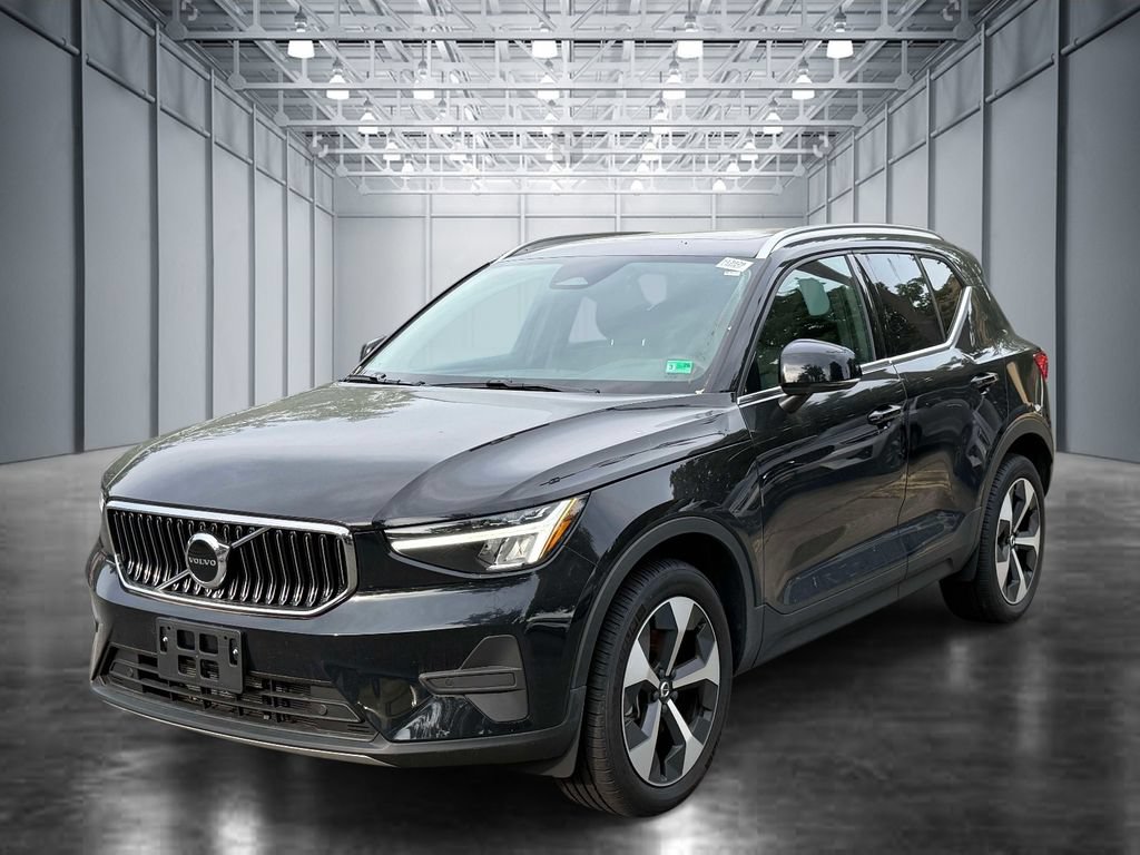 Used 2025 Volvo XC40 B5 Core w/ Protection Package Premier